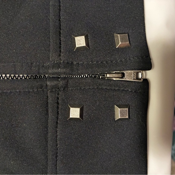 Ariat Size XL Black Jacket Zip Up w/Zebra Print
Micro Fleece Lining Soft Shell - Picture 7 of 14